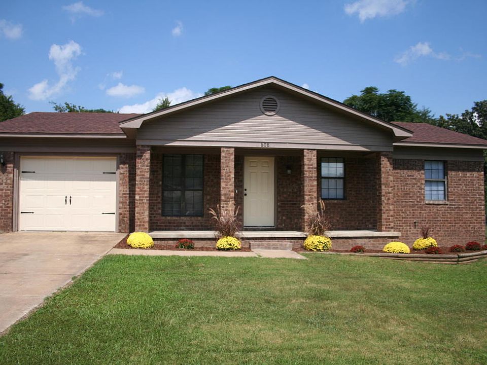 1st image of 806 Walnut