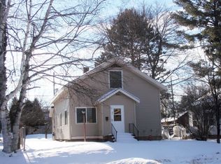 421 N Main St, Lanse, MI 49946