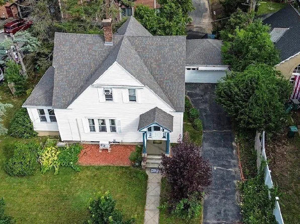 22 Bluff Ave, Fitchburg, MA 01420