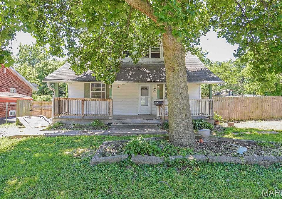 1st image of 206 Gilbert St