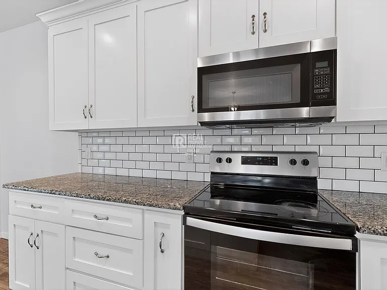 5838 Humbert Ave — Photo 14