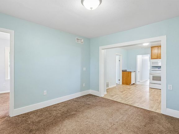 4th image of 211 NE 3rd St