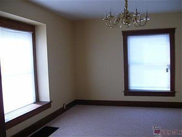 5th image of 1637 Arlington Ave NW