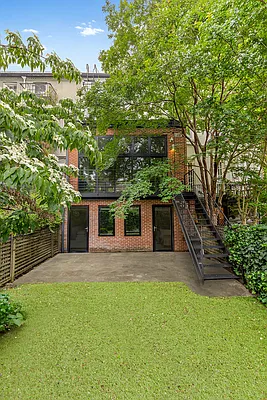 Sold by Compass | media 17