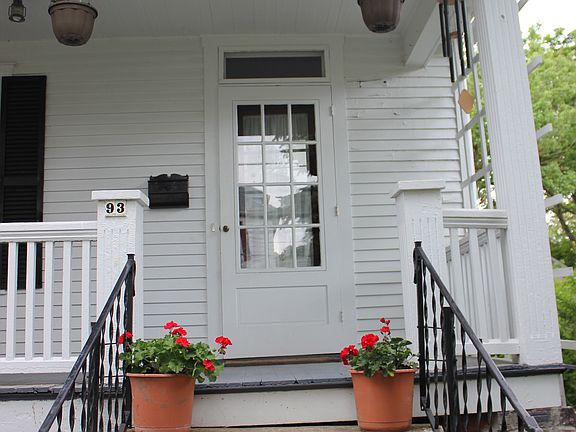 2nd image of 93 Maplewood Dr