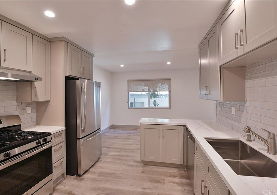1st image of 1408 Barry Ave APT 101