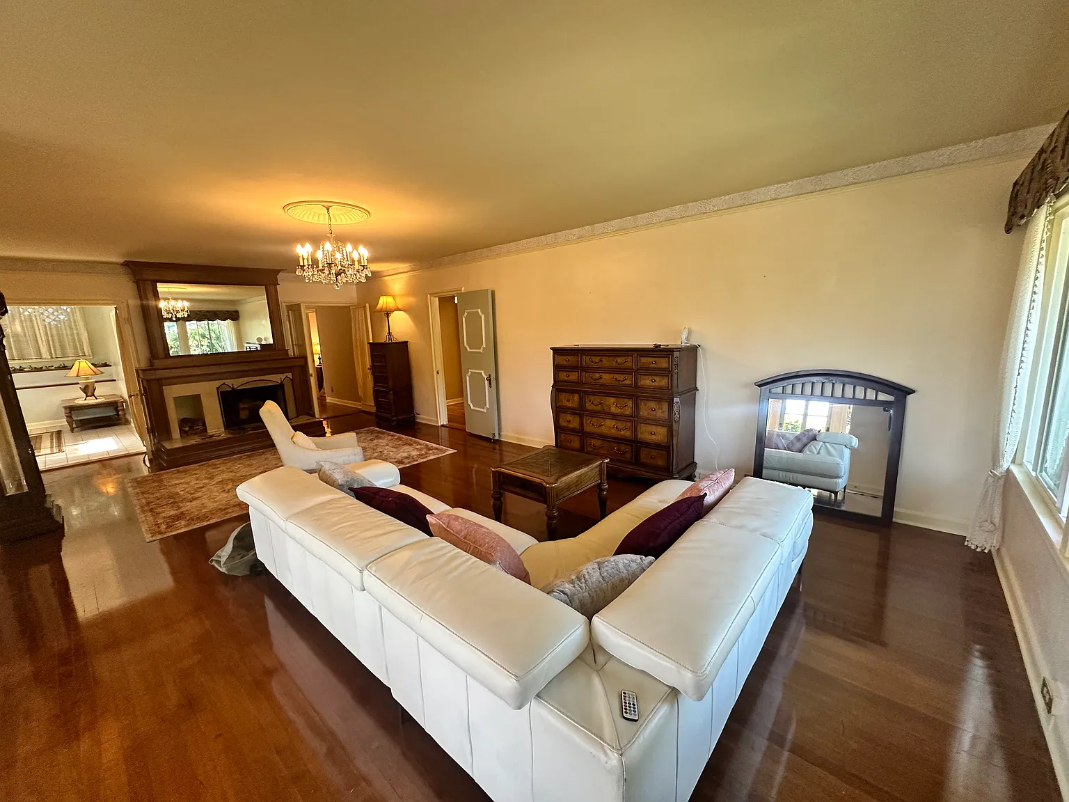 3 bed, 2200 sqft, $4,850 — Photo 1