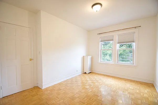 Rented by Rhona Realty | media 14