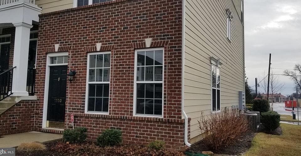 1st image of 1110 Worth Ln