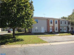 2 Kayak Ct, Newark, DE 19702