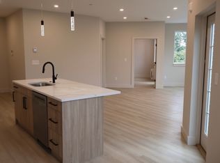 160 Washington St #2, Reading, MA 01867