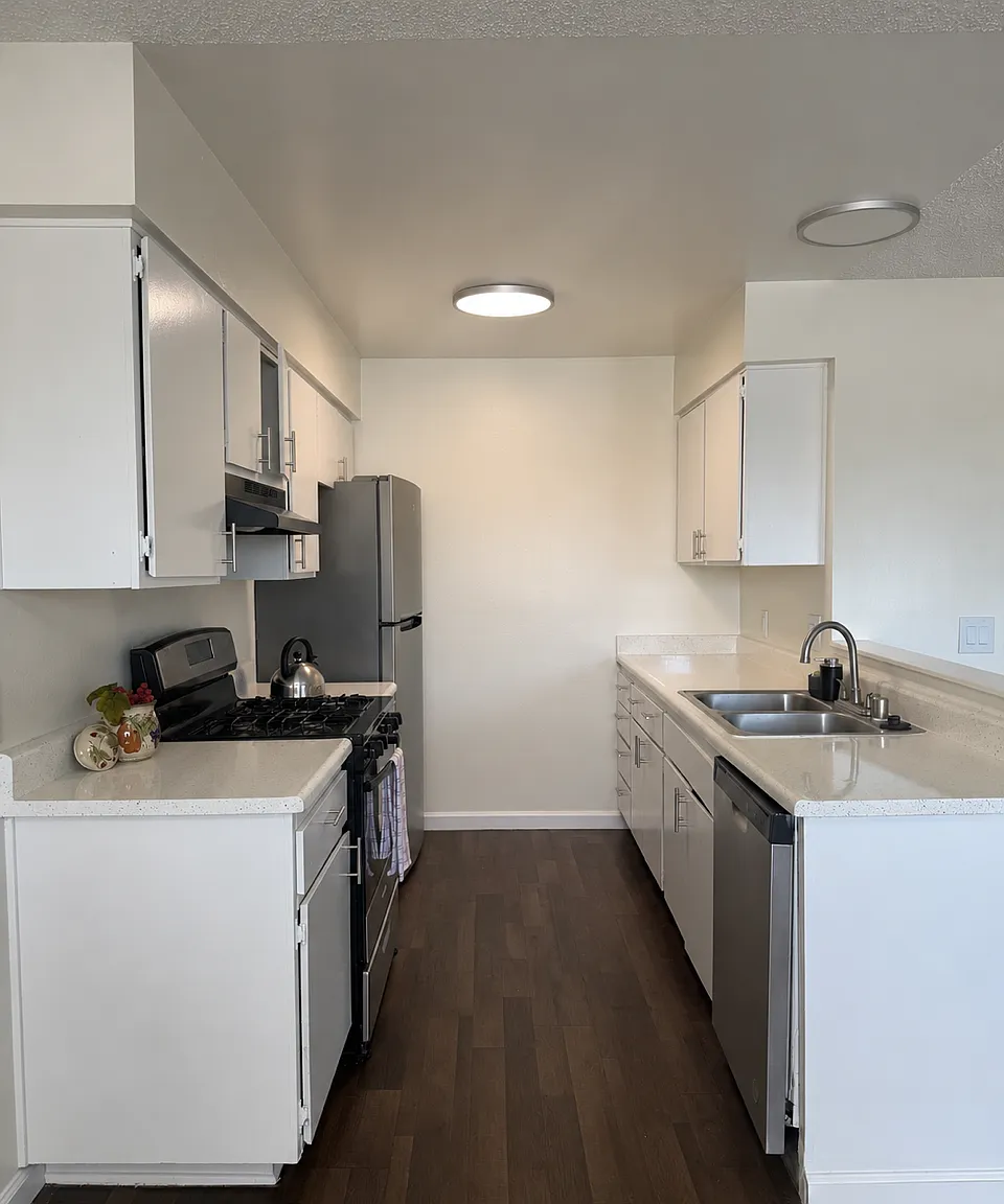 Village Square Apartments — Photo 4