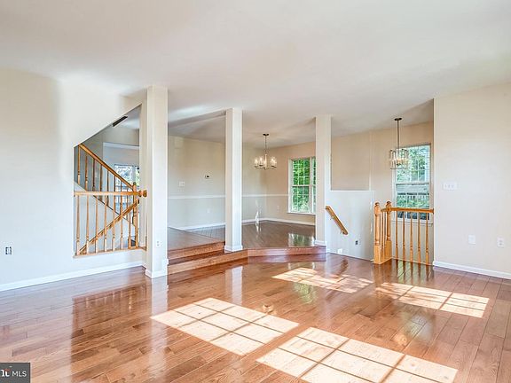 2nd image of 20868 Derrydale Sq
