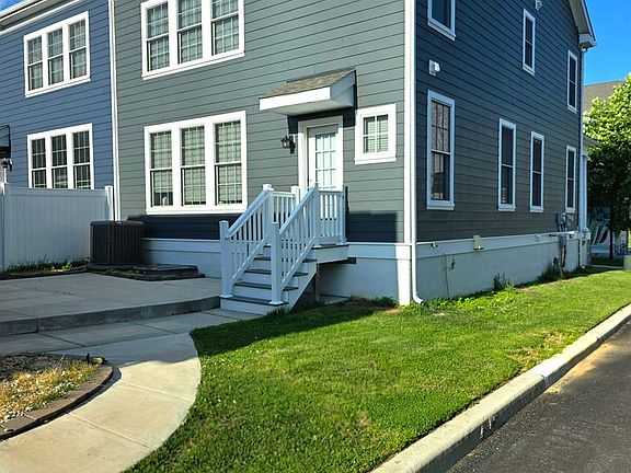 5th image of 1538 Schwinn St