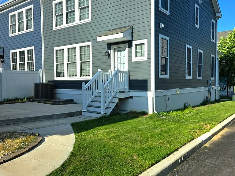 1538 Schwinn St — Photo 5