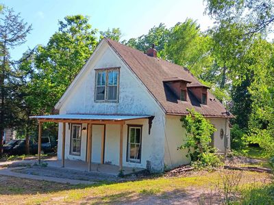 105 N 3rd St, Mystic, IA, 52574