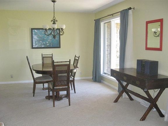 5th image of 1303 Meadow Glen Dr