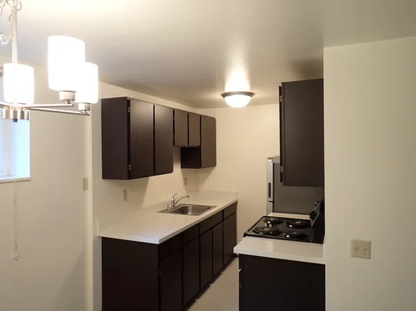 1706 NW 57th St, Seattle, WA