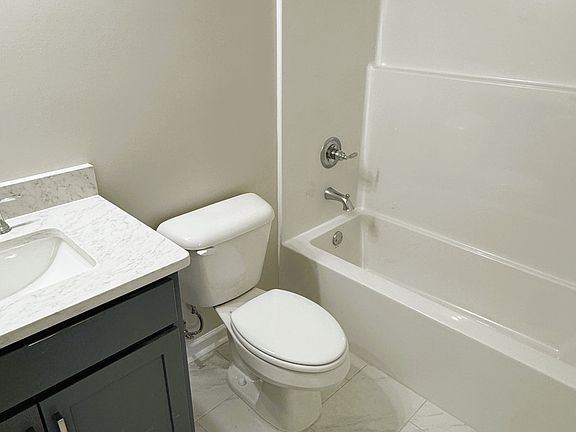 4th image of 547 Berclair Rd #102