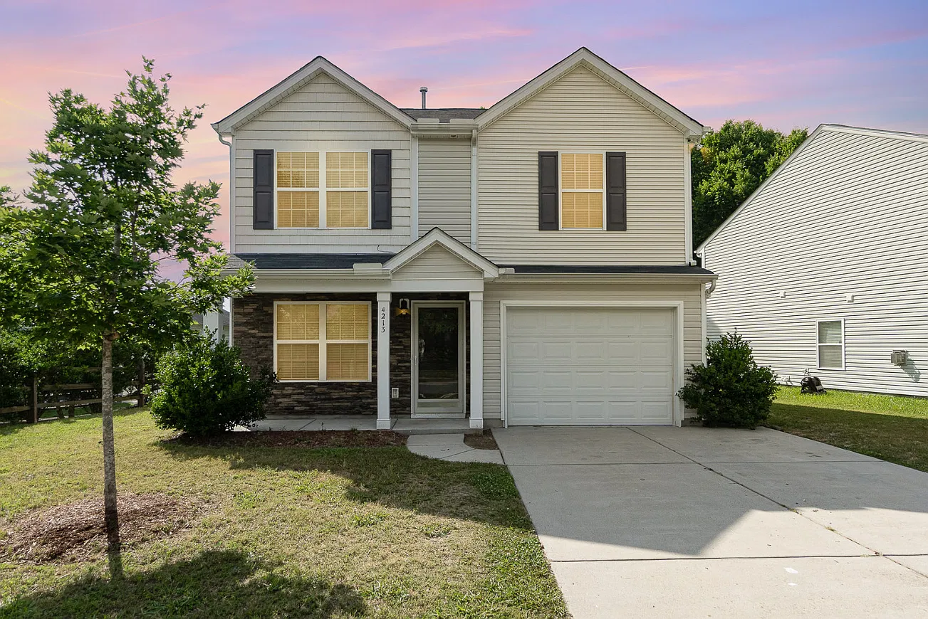 3 bed, 2.5 bath, 1600 sqft, $2,000 — Photo 1