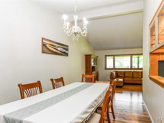 5th image of 123 Brookside Ct