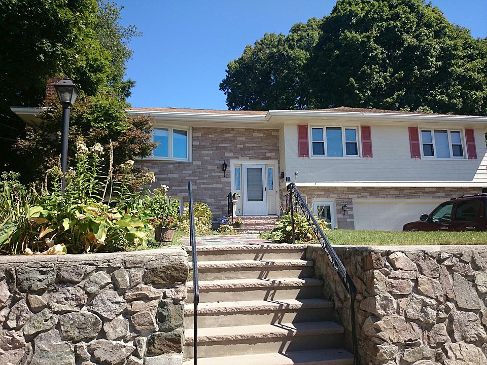 2nd image of 16 Pleasant Valley Cir