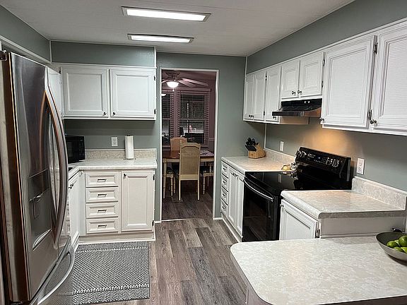 2nd image of 103 E Sterling Way