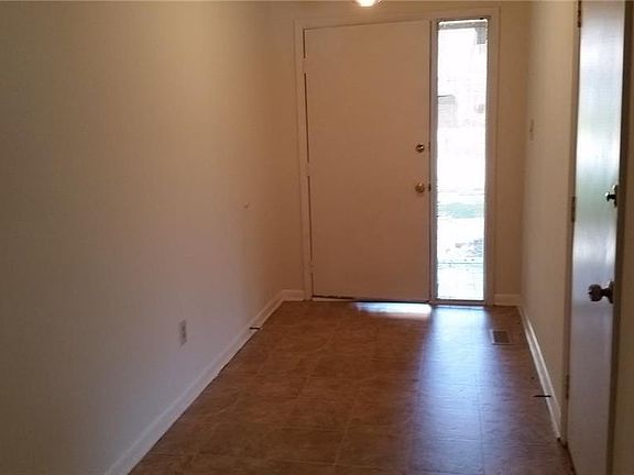 5th image of 312 Burgh Westra Dr