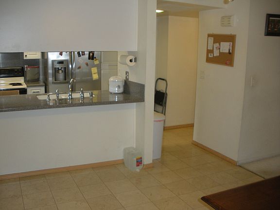 5th image of 9543 Cottonwood Ave Unit B