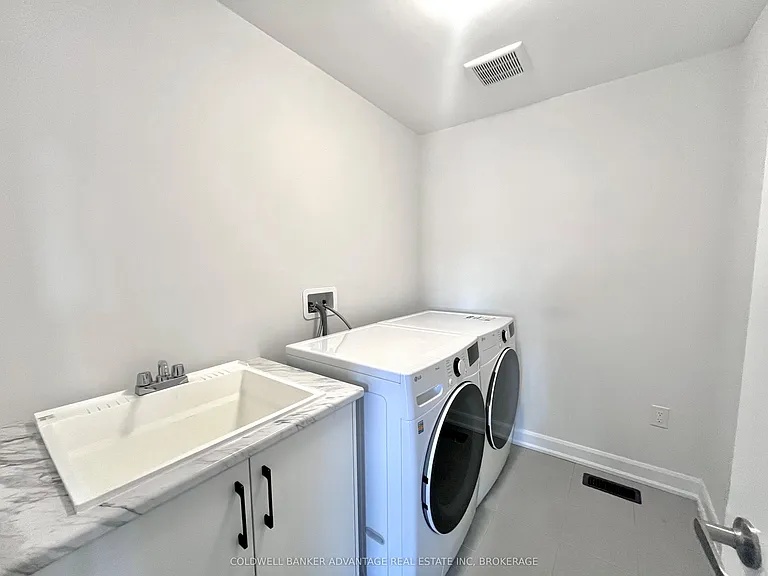 714 Daimler Pkwy — Photo 24