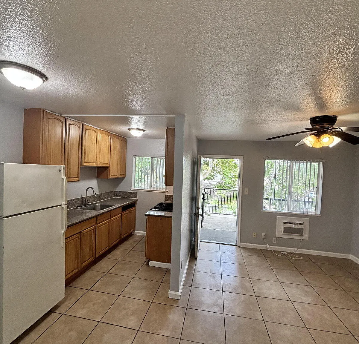 $1099 Moves You - Covers Septembers Rent and Security Deposit! Corner & 2nd Floor - Location, loc... — Photo 4