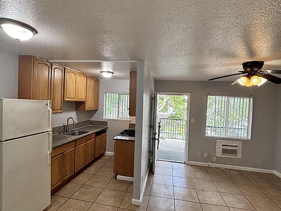 4th image of 739 Dixieanne Ave #26