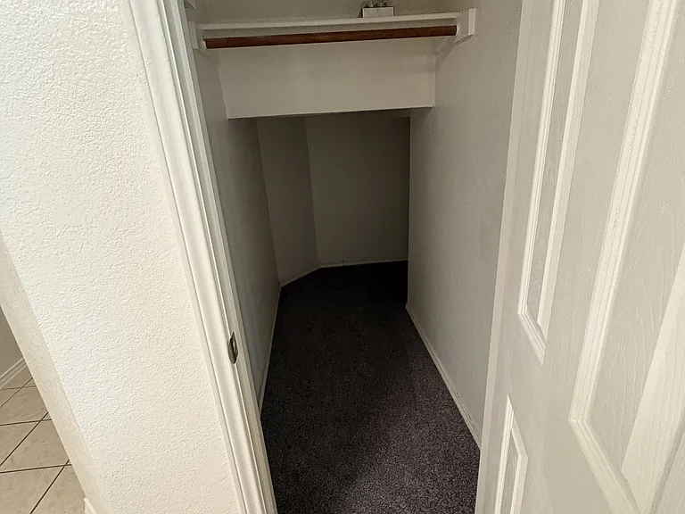 1415 Vanderbilt Ln — Photo 12
