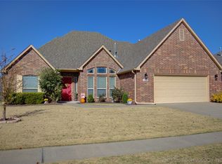 1628 E Boston Ct, Broken Arrow, OK 74012