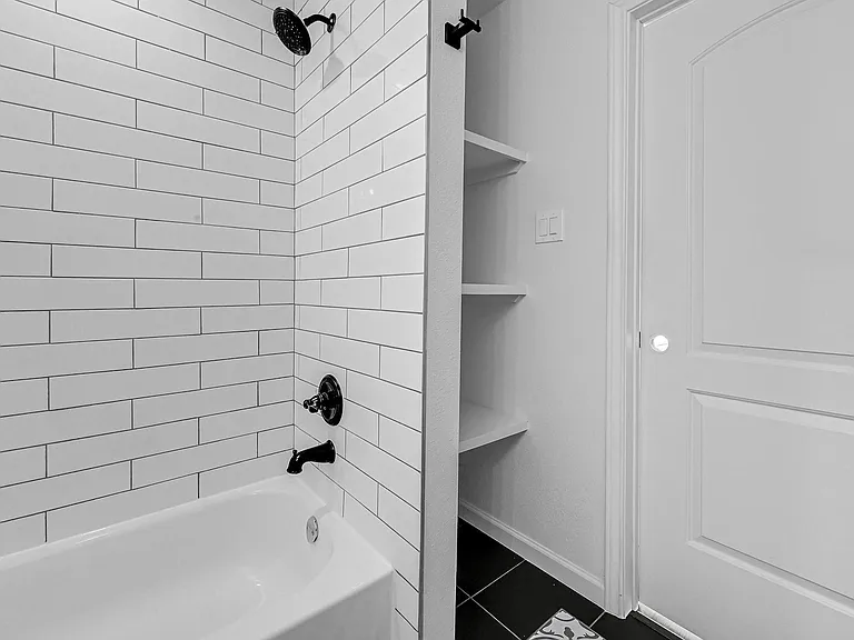 311 Clifton St #B — Photo 8