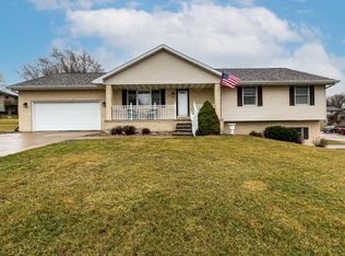 2510 Springreen Dr, Dubuque, IA 52002