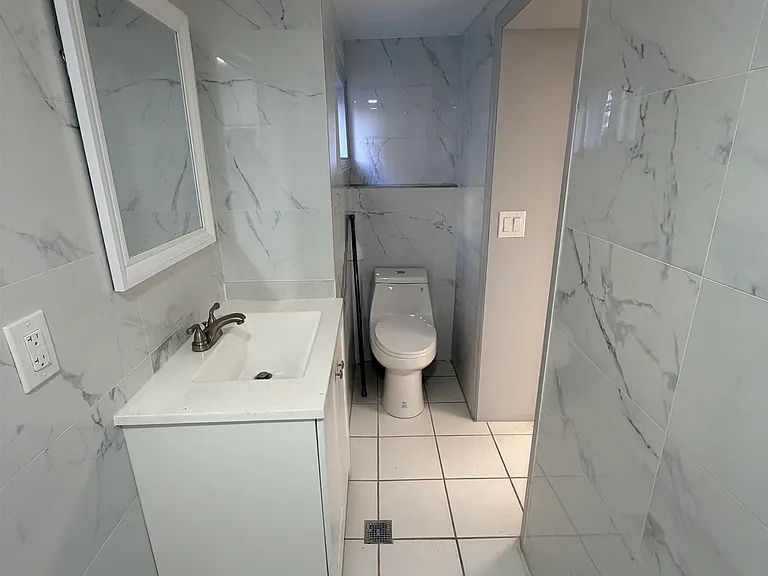 28 E 32nd St #2 — Photo 20