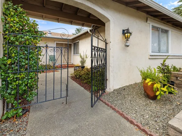 7961 Phaeton Dr, Oakland, CA 94605