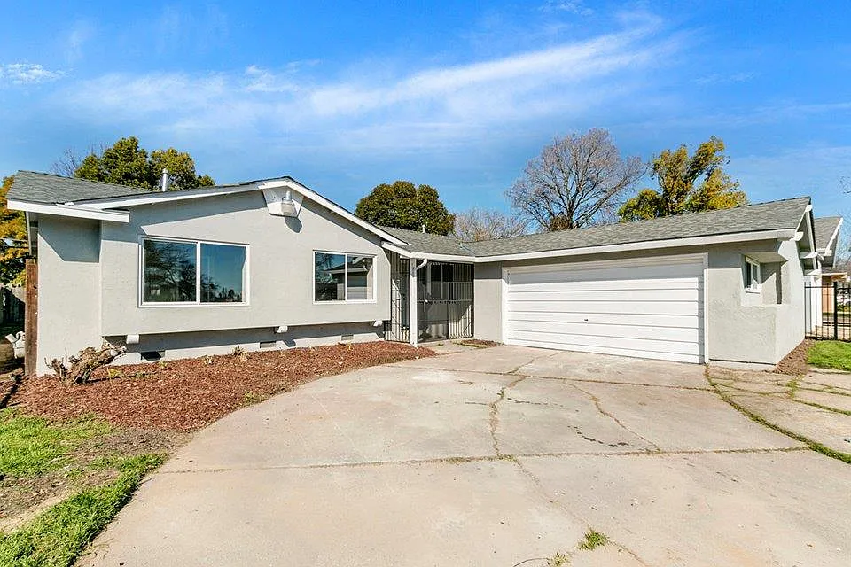 2195 68th Ave photo 1