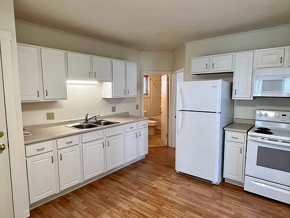 2nd image of 28 Railroad Ave
