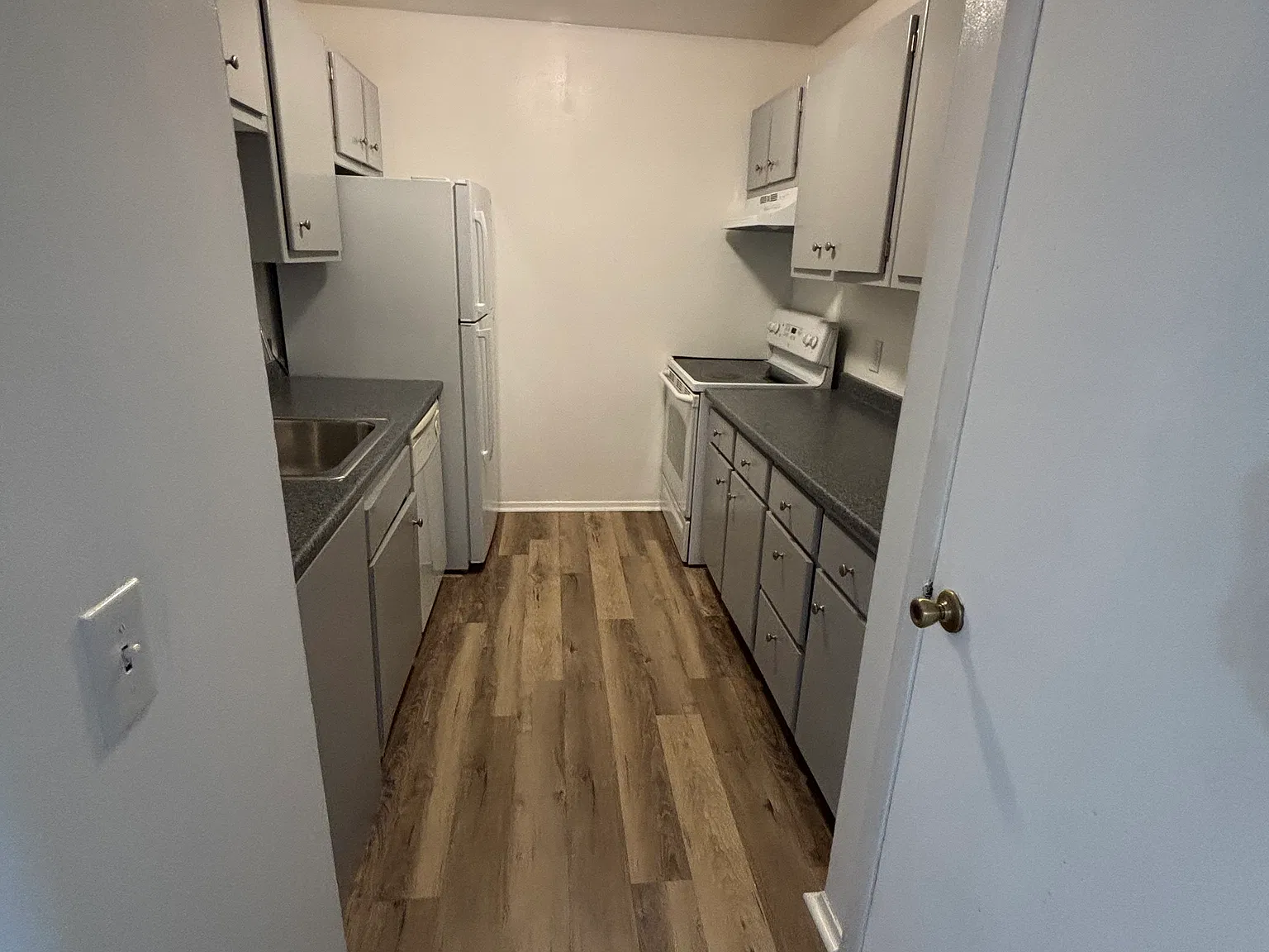 1 bed, 800 sqft, $1,700 — Photo 4