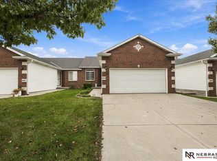 8409 S Tularosa Ct, Lincoln, NE 68516