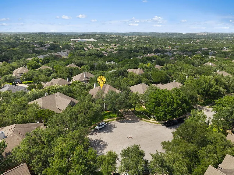 6920 Larue Belle Cv — Photo 39