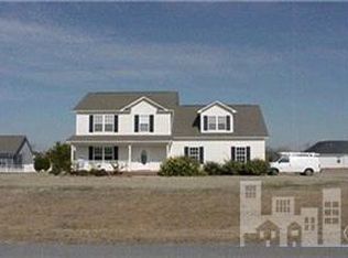 68 E Brenda Lee Dr, Hampstead, NC 28443