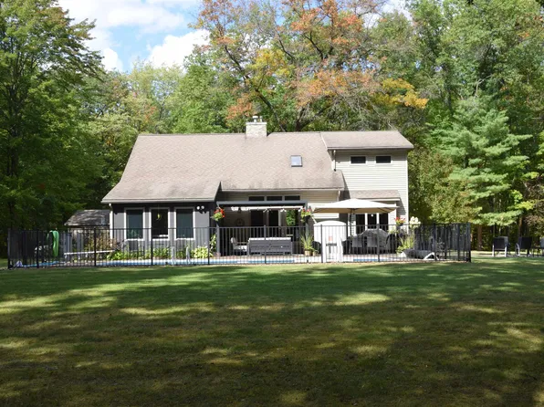 2661 W North County Line Rd, Farwell, MI 48622