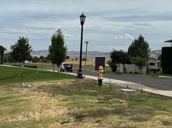 285 Arabica Rd, Walla Walla, WA 99362