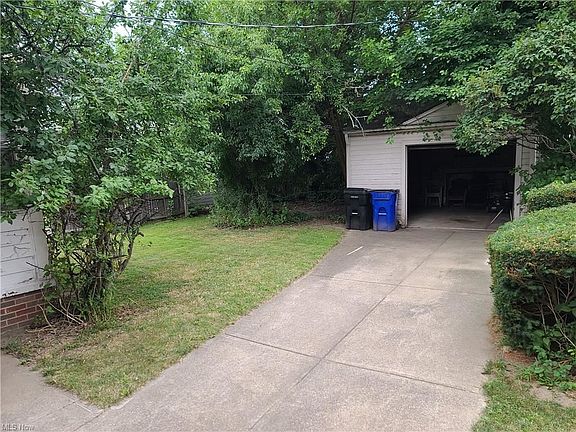 4th image of 18314 La Salle Ave