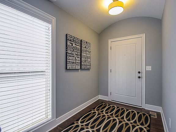 Side window in entry