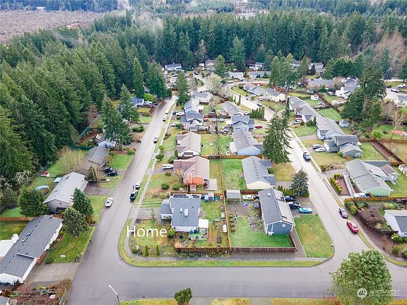 3rd image of 9729 Mallard Drive SE