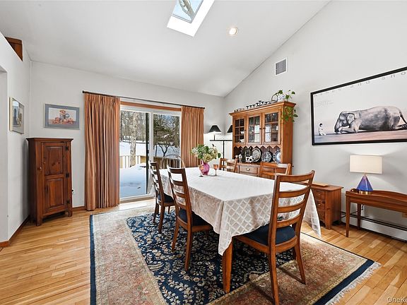 2nd image of 318-B Mill Road